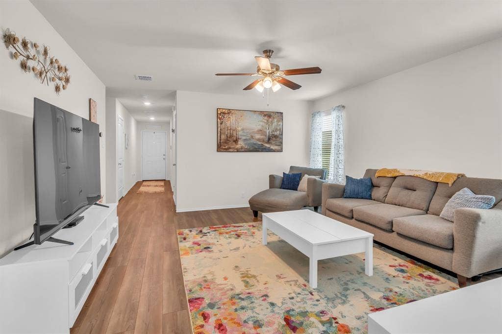 209 Wishbone Lane, Fort Worth, TX 76052