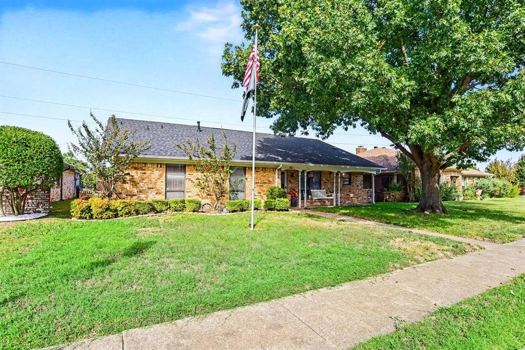 337 E Grubb Drive, Mesquite, TX 75149 337 E Grubb Drive, Mesquite, TX 75149