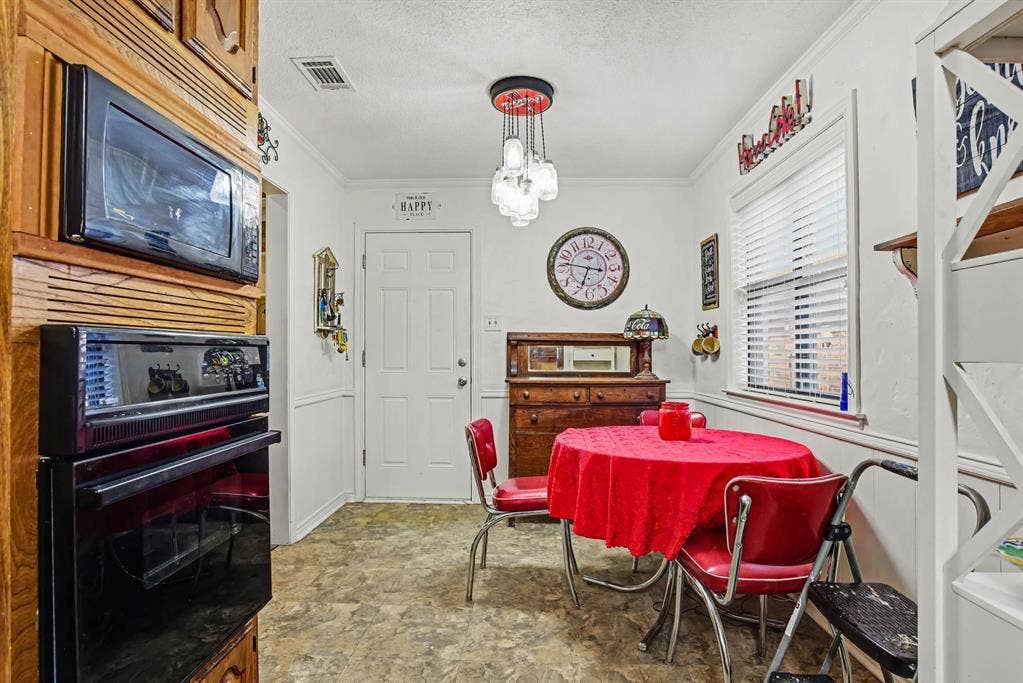 337 E Grubb Drive, Mesquite, TX 75149 337 E Grubb Drive, Mesquite, TX 75149