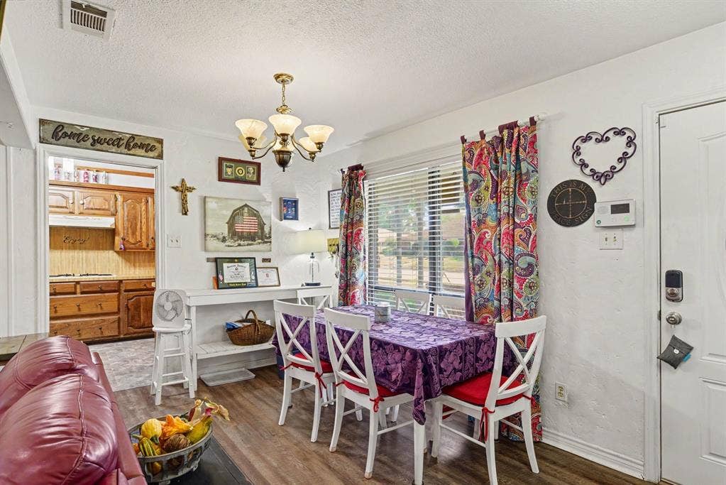 337 E Grubb Drive, Mesquite, TX 75149 337 E Grubb Drive, Mesquite, TX 75149