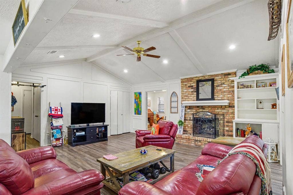 337 E Grubb Drive, Mesquite, TX 75149 337 E Grubb Drive, Mesquite, TX 75149