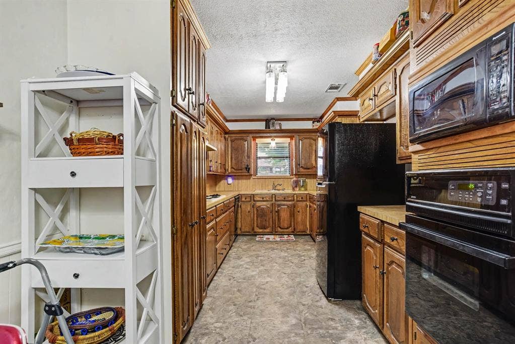 337 E Grubb Drive, Mesquite, TX 75149 337 E Grubb Drive, Mesquite, TX 75149