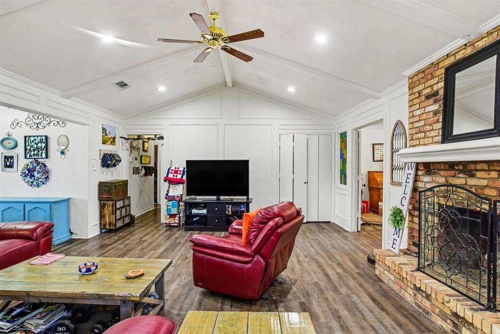 337 E Grubb Drive, Mesquite, TX 75149 337 E Grubb Drive, Mesquite, TX 75149