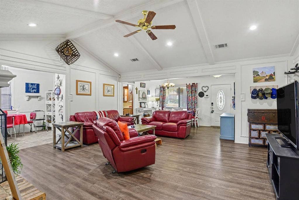 337 E Grubb Drive, Mesquite, TX 75149 337 E Grubb Drive, Mesquite, TX 75149