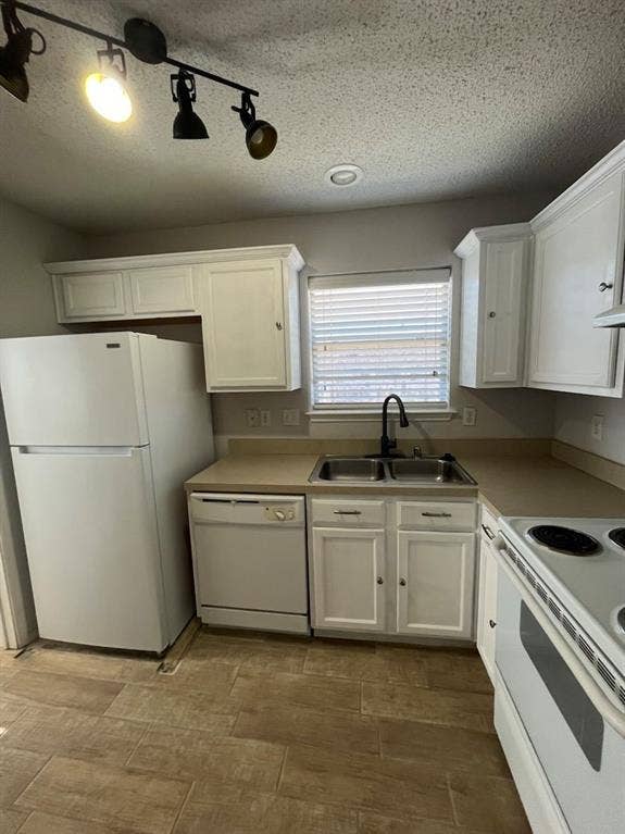 908 Crowder Drive, Crowley, TX 76036
