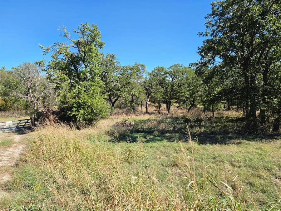 Property photo for 1633 Three Skillet Road, Springtown, TX