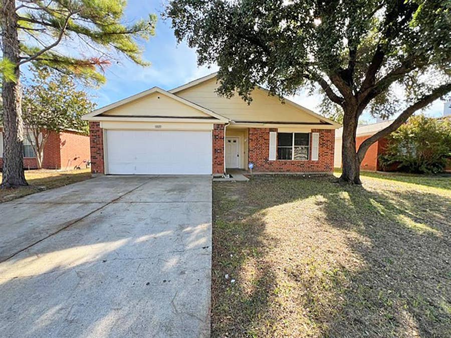 Property photo for 1021 Beechwood Drive, Denton, TX