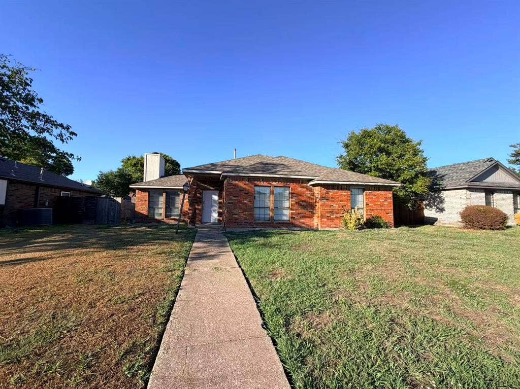 7801 Swiss Way, Rowlett, TX 75089