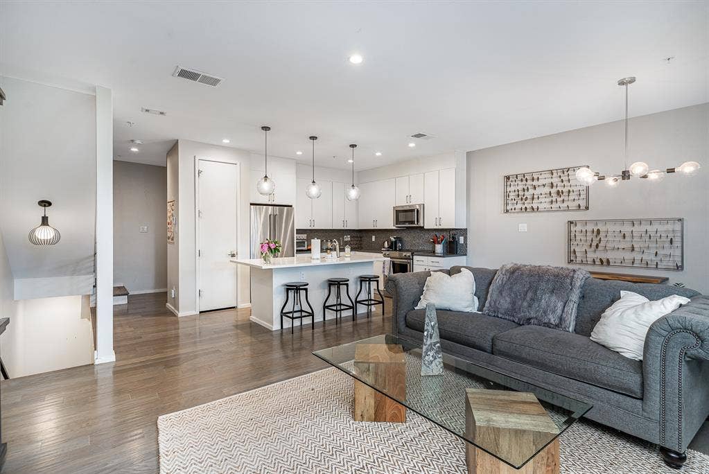 6100 Hudson Street, #4, Dallas, TX 75206
