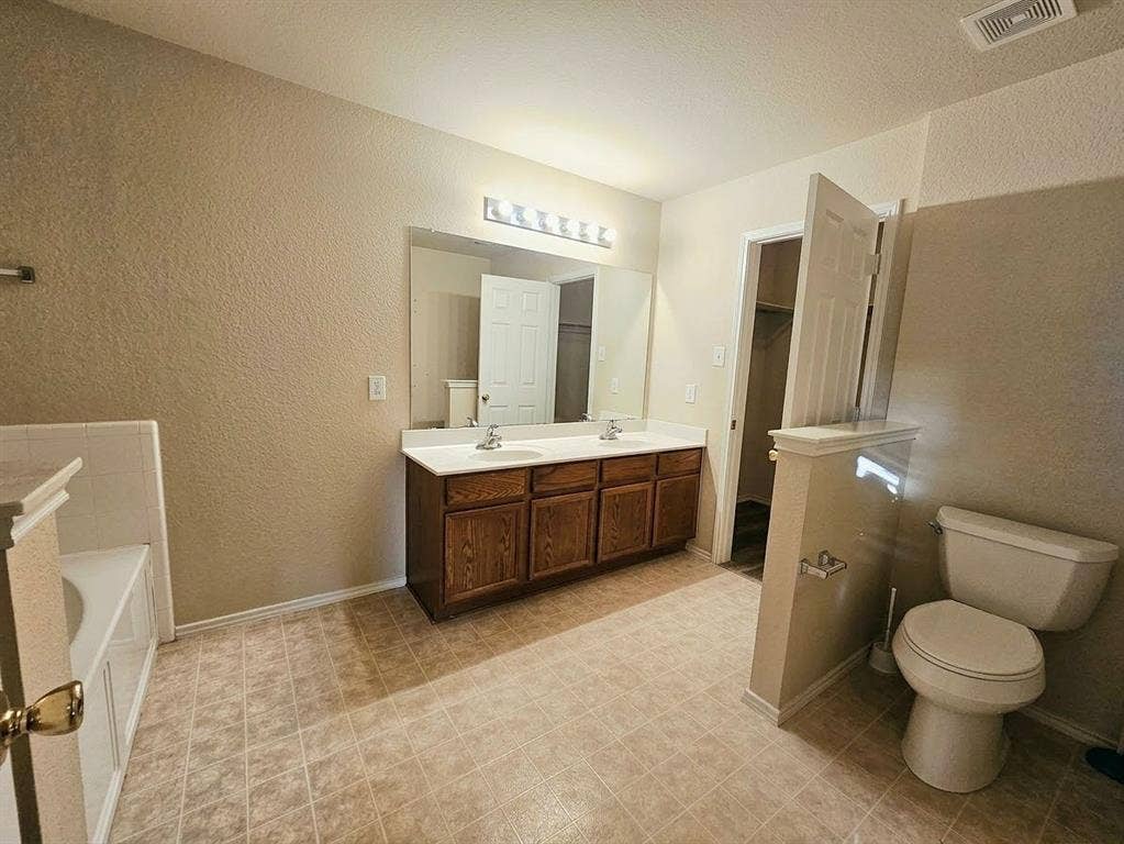 5349 Cameron Drive, Grand Prairie, TX 75052 5349 Cameron Drive, Grand Prairie, TX 75052