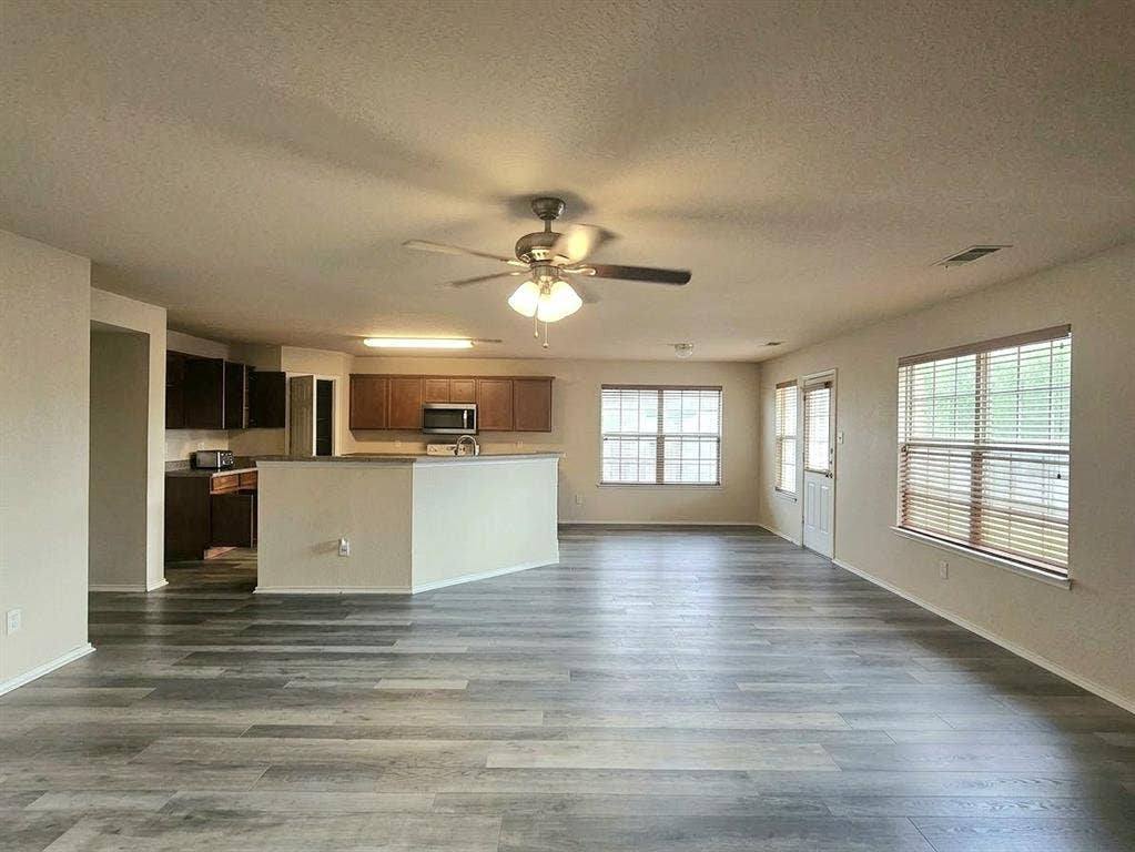 5349 Cameron Drive, Grand Prairie, TX 75052 5349 Cameron Drive, Grand Prairie, TX 75052
