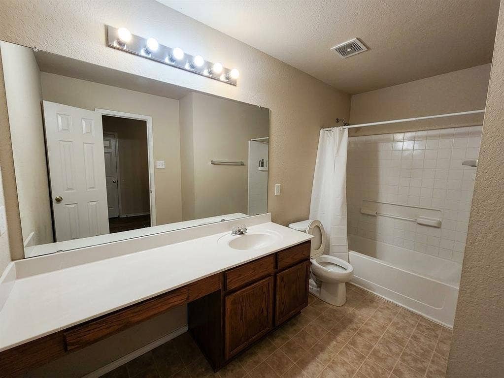 5349 Cameron Drive, Grand Prairie, TX 75052 5349 Cameron Drive, Grand Prairie, TX 75052