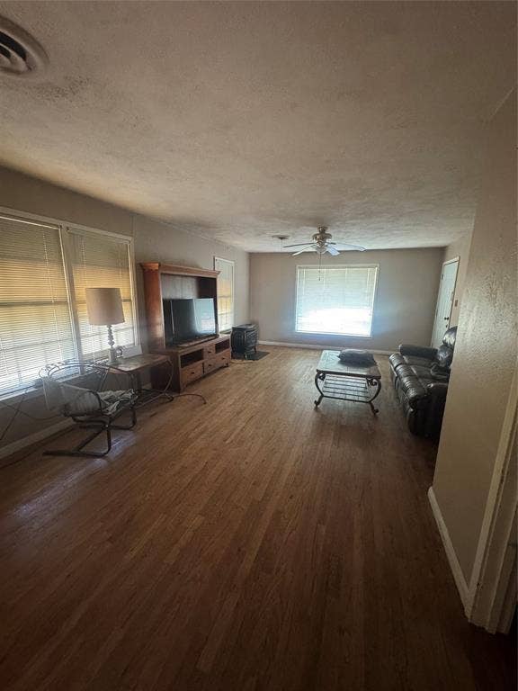 1593 Irvin Road Road, Quanah, TX 79252 1593 Irvin Road Road, Quanah, TX 79252