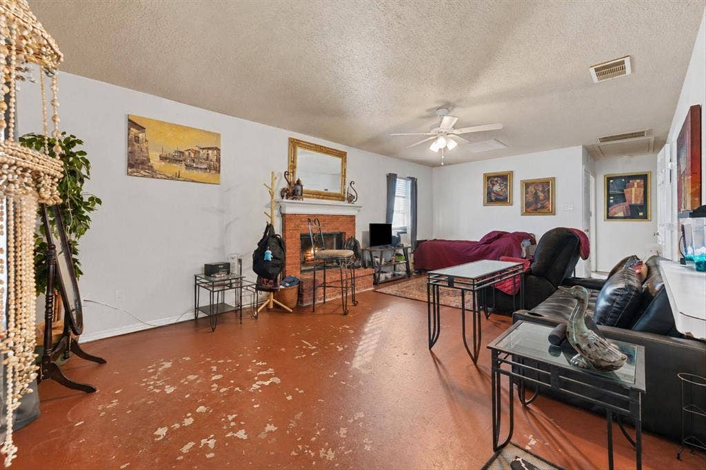 2634 Gooch Street, Dallas, TX 75241 2634 Gooch Street, Dallas, TX 75241
