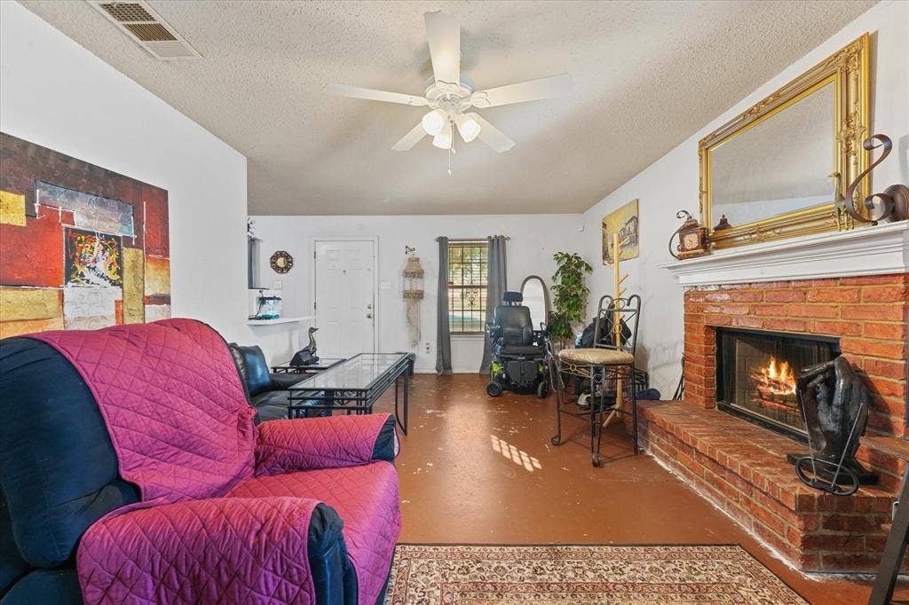 2634 Gooch Street, Dallas, TX 75241 2634 Gooch Street, Dallas, TX 75241