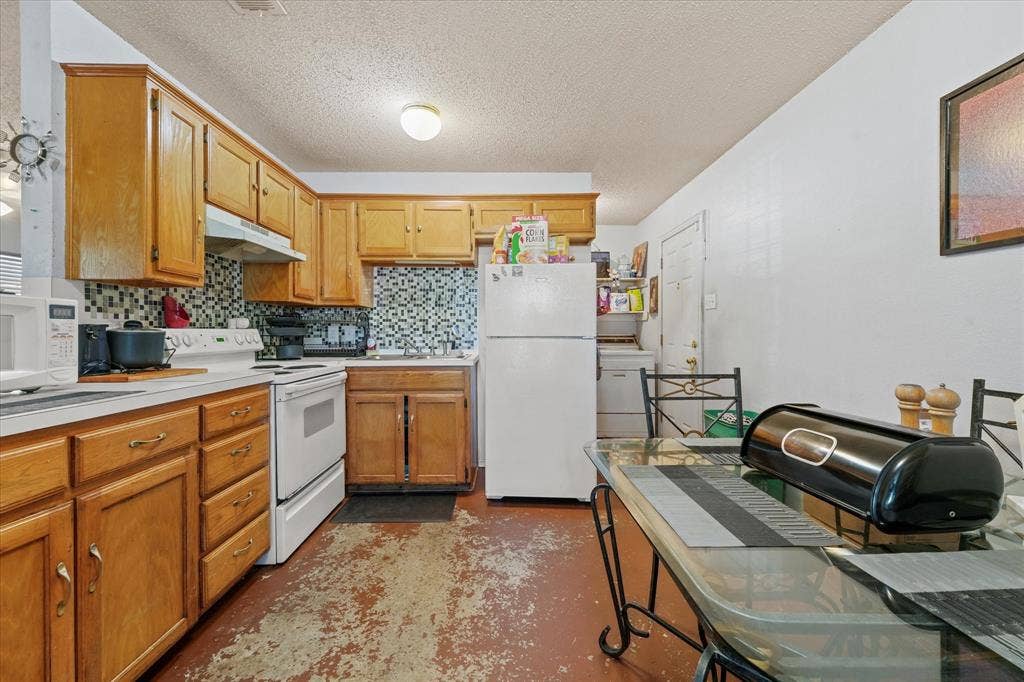 2634 Gooch Street, Dallas, TX 75241 2634 Gooch Street, Dallas, TX 75241