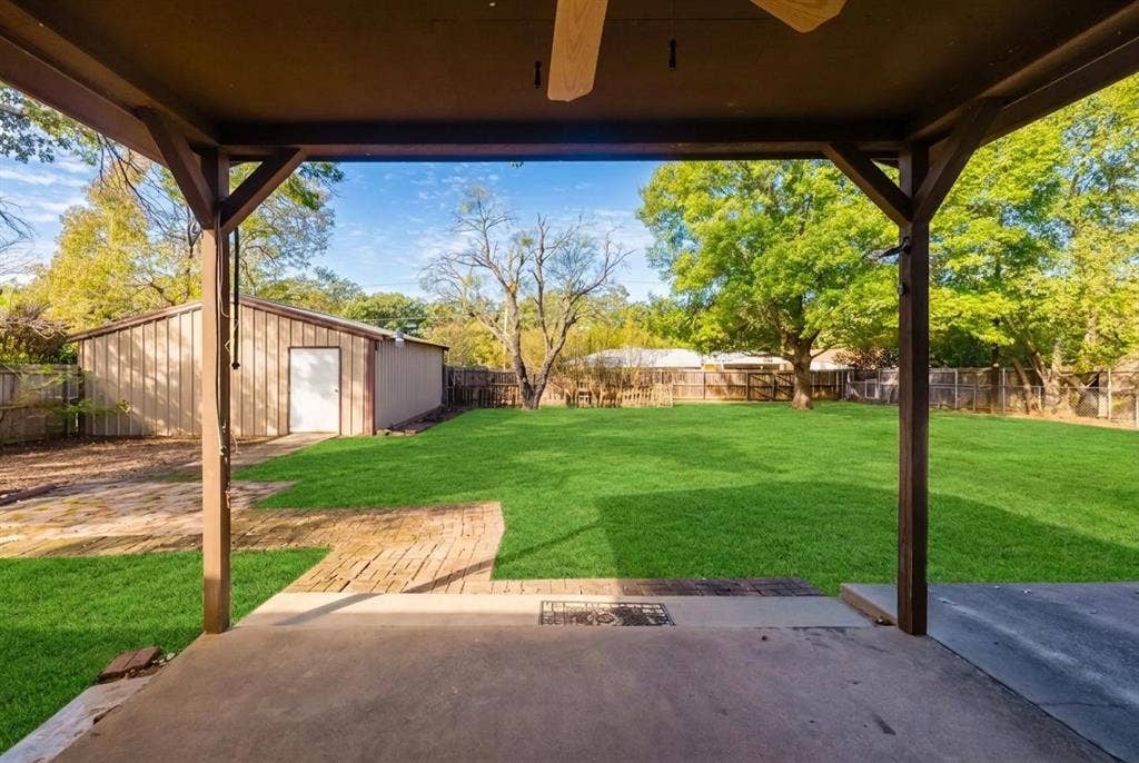 409 Crestwood Drive, Eastland, TX 76448