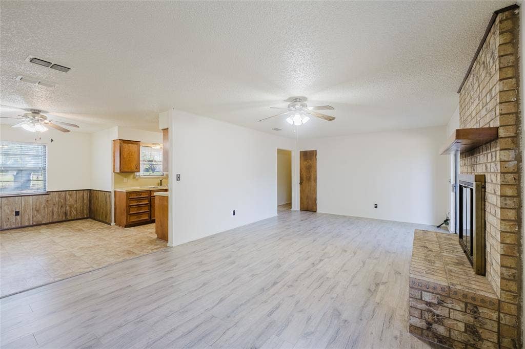 409 Crestwood Drive, Eastland, TX 76448