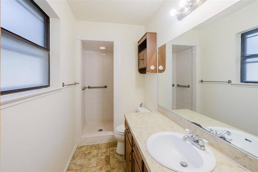 409 Crestwood Drive, Eastland, TX 76448