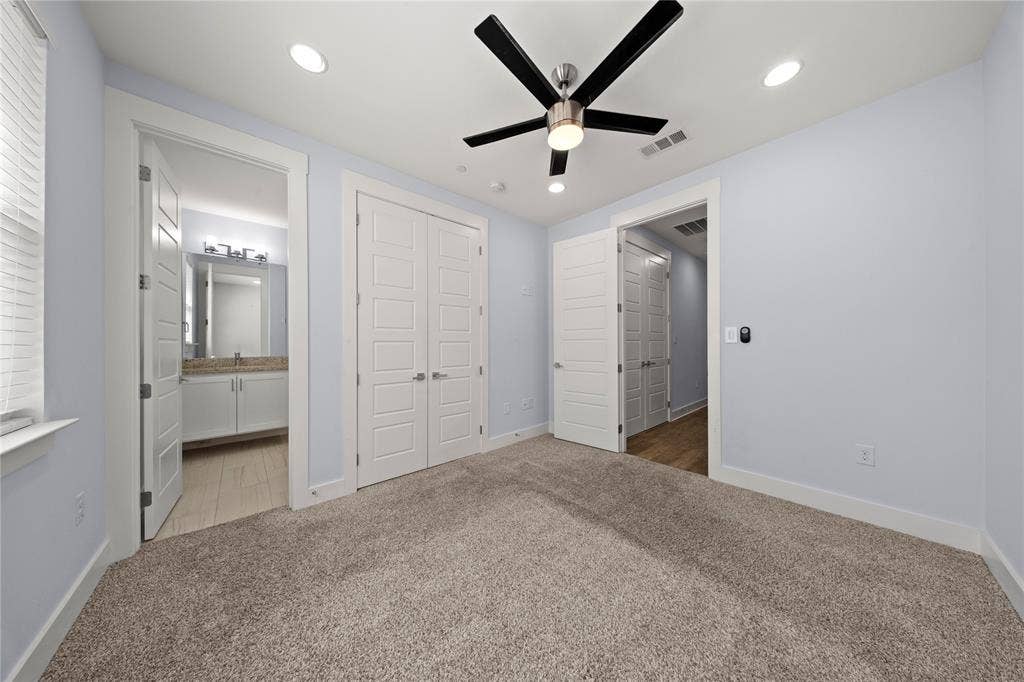220 Lanyard Drive, Lewisville, TX 75057 220 Lanyard Drive, Lewisville, TX 75057