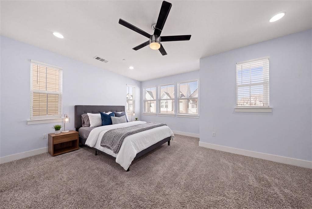 220 Lanyard Drive, Lewisville, TX 75057 220 Lanyard Drive, Lewisville, TX 75057