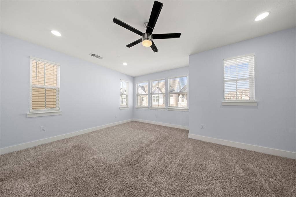 220 Lanyard Drive, Lewisville, TX 75057 220 Lanyard Drive, Lewisville, TX 75057