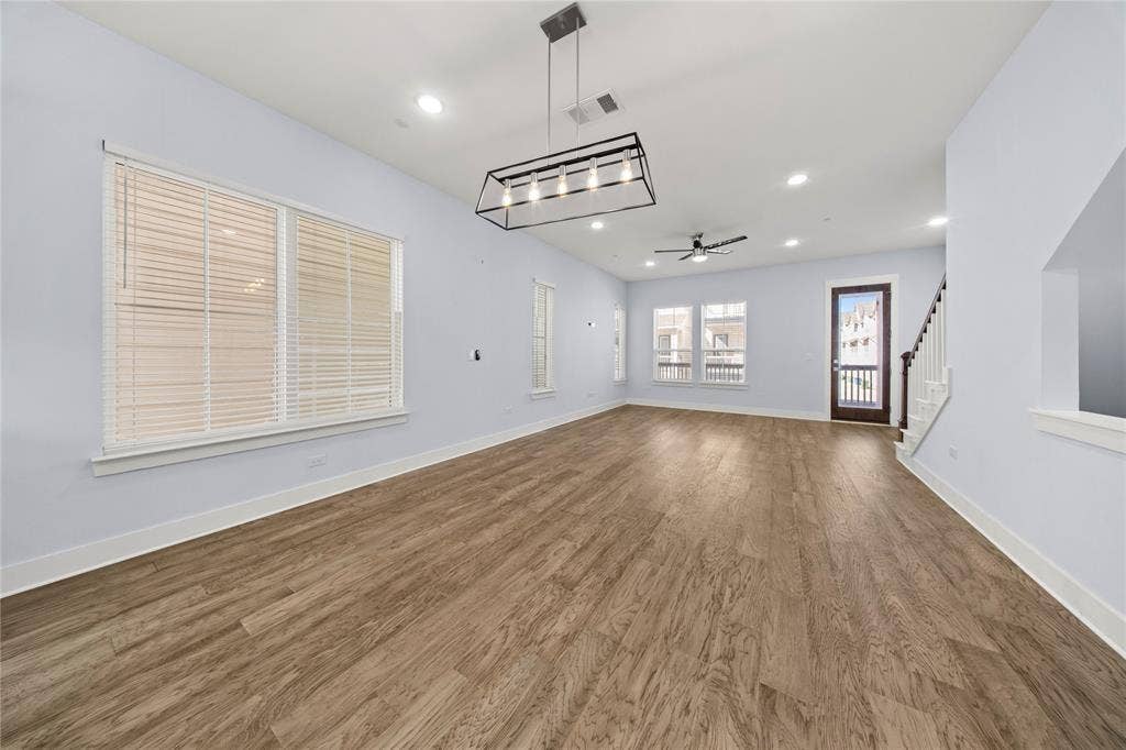 220 Lanyard Drive, Lewisville, TX 75057 220 Lanyard Drive, Lewisville, TX 75057