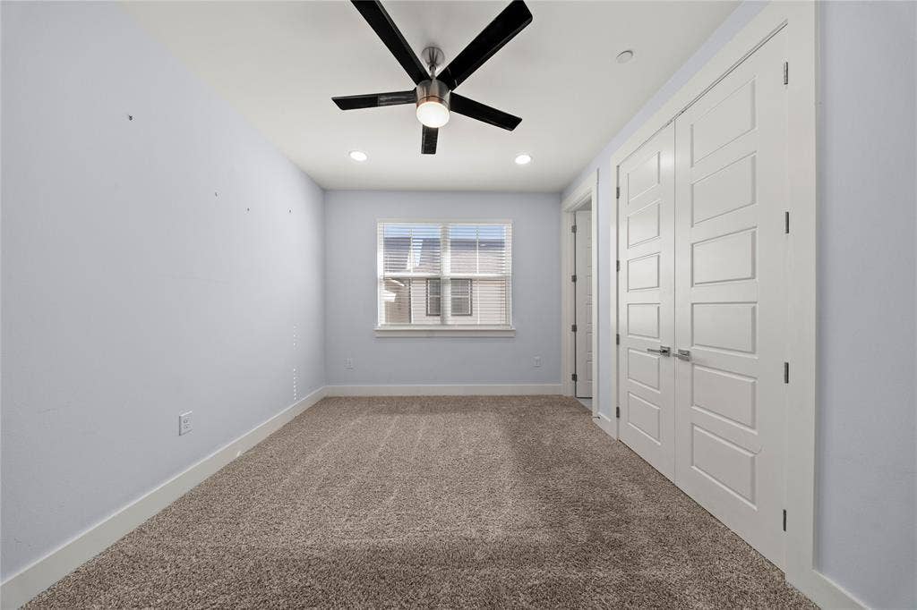 220 Lanyard Drive, Lewisville, TX 75057 220 Lanyard Drive, Lewisville, TX 75057