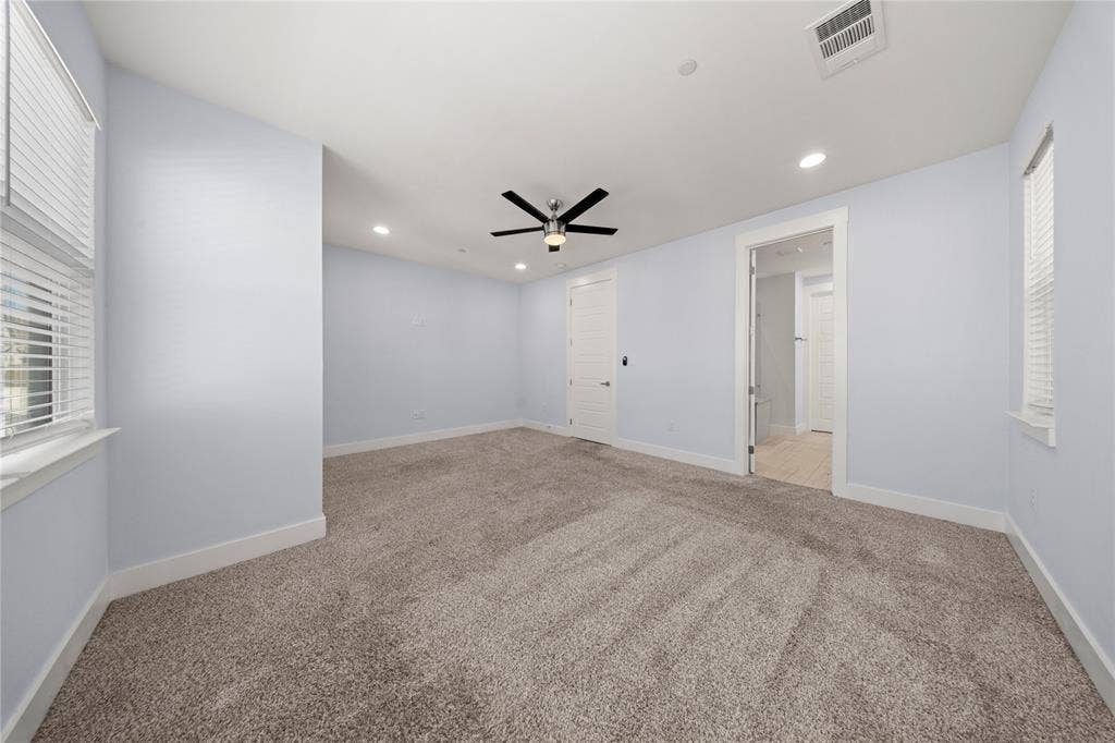 220 Lanyard Drive, Lewisville, TX 75057 220 Lanyard Drive, Lewisville, TX 75057