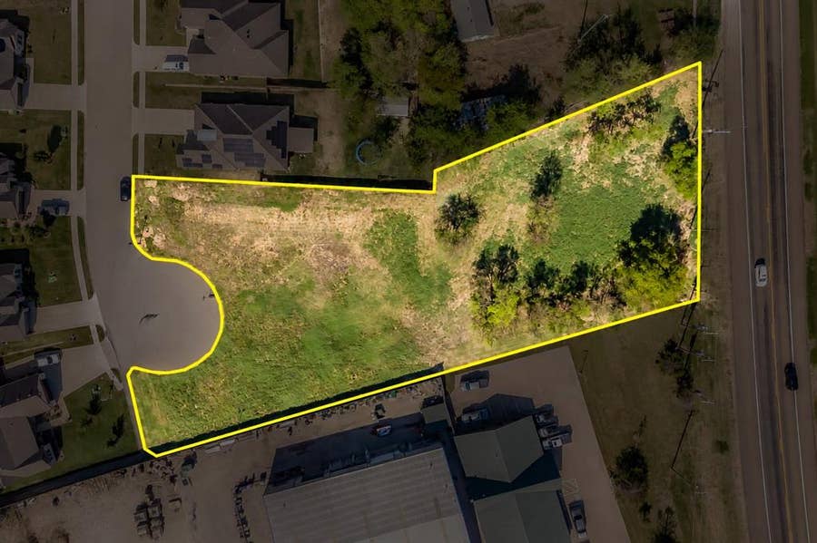 Property photo for 453 S 2nd Street, Krum, TX
