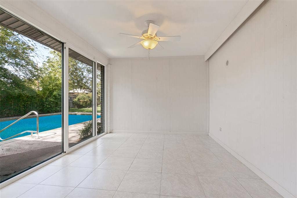 12515 Cedar Bend Drive, Dallas, TX 75244 Large breakfast area overlooking backyard space w pool.