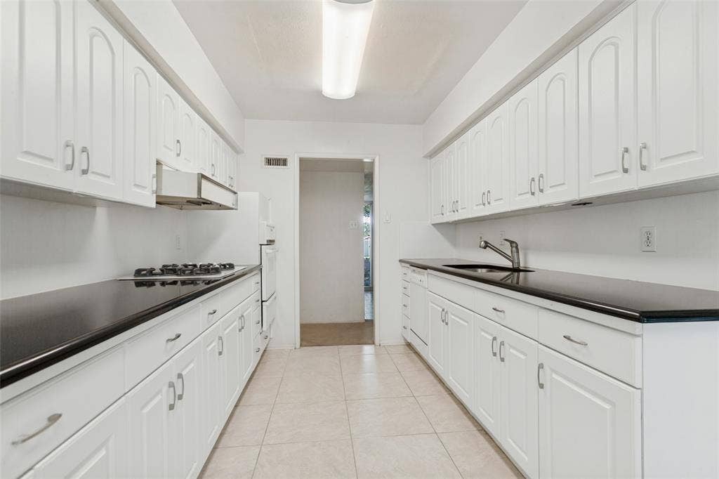 12515 Cedar Bend Drive, Dallas, TX 75244 12515 Cedar Bend Drive, Dallas, TX 75244