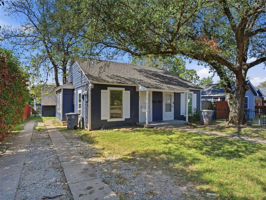 Property photo for 425 Marshalldell Avenue, Dallas, TX
