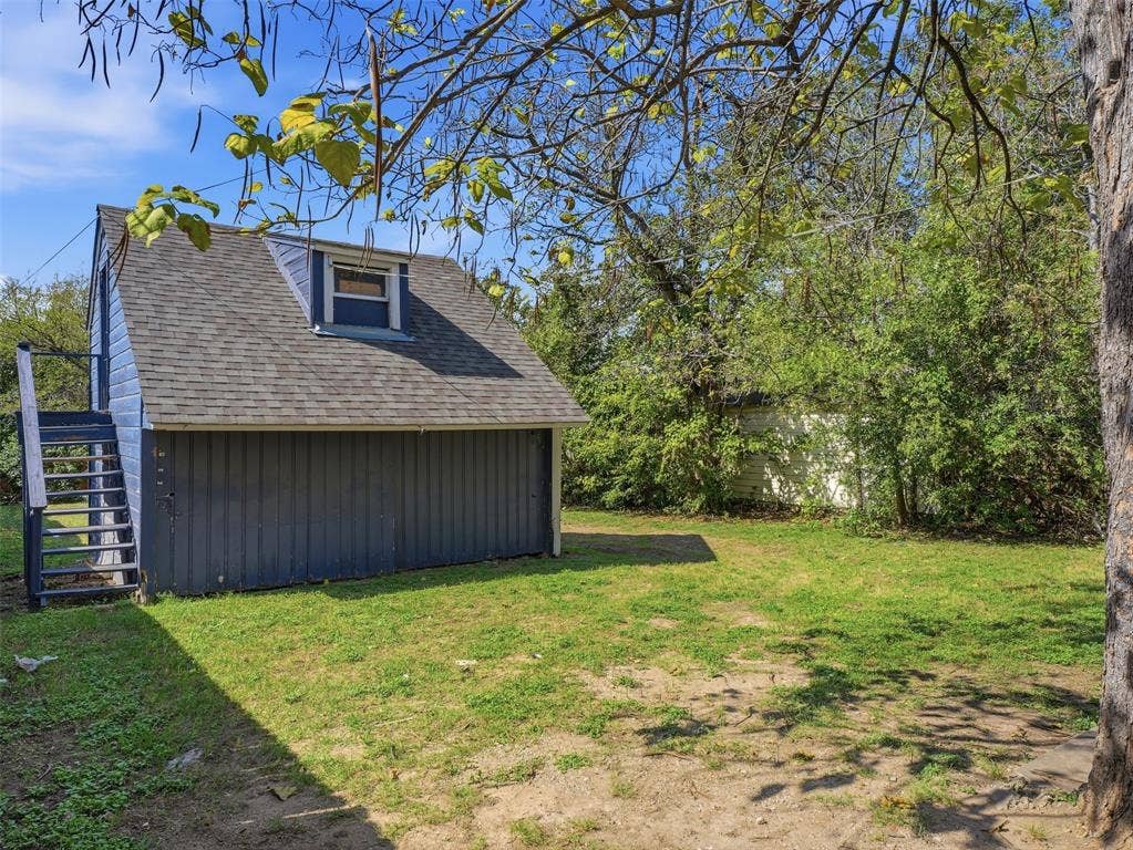 425 Marshalldell Avenue, Dallas, TX 75211