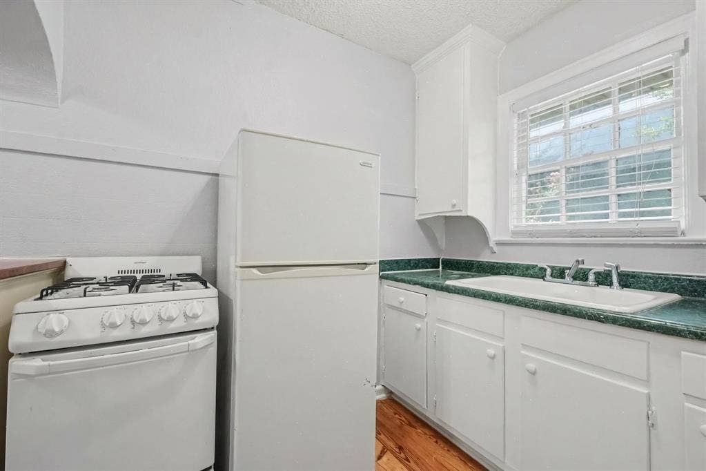 4026 Holland Avenue, #7, Dallas, TX 75219 4026 Holland Avenue, #7, Dallas, TX 75219