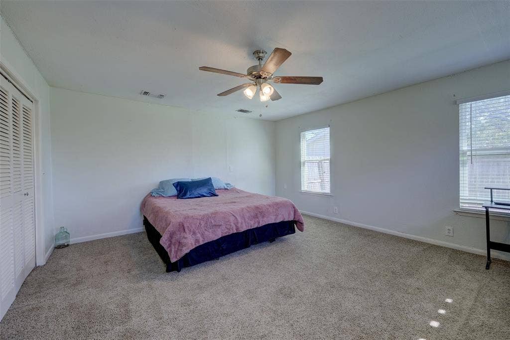 901 Elizabeth Boulevard, Granbury, TX 76048 Gotta love this huge primary bedroom