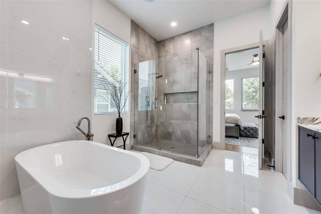4528 W Amherst Avenue, Dallas, TX 75209