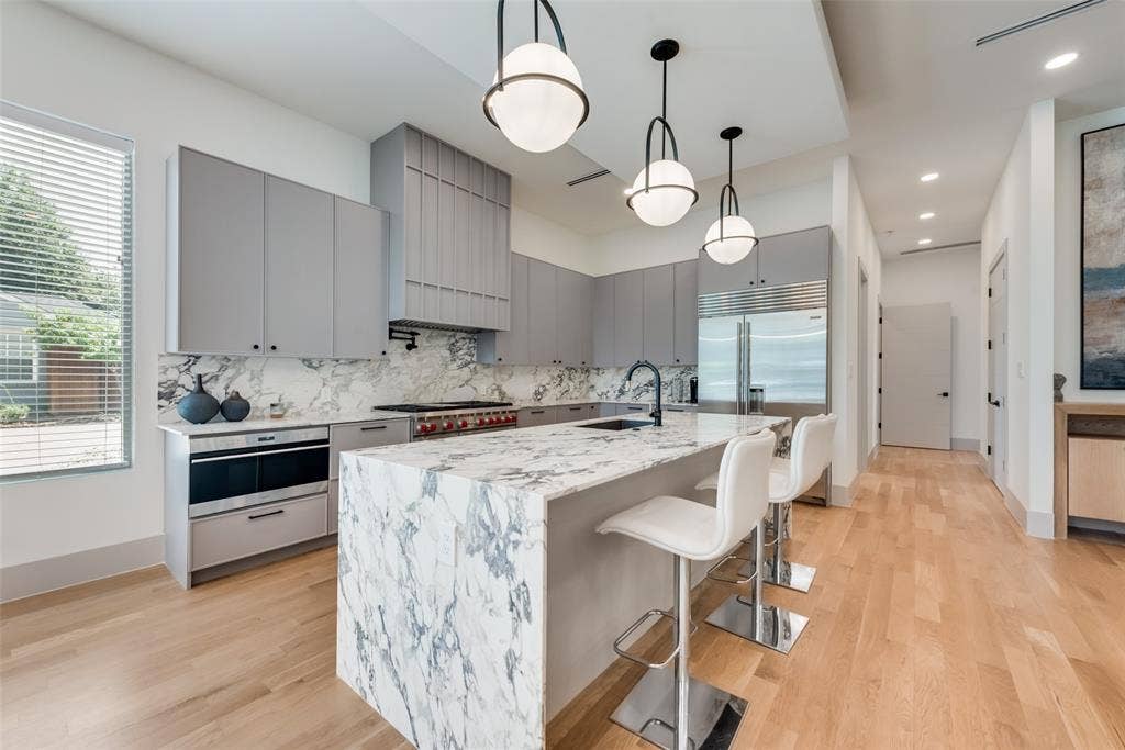 4528 W Amherst Avenue, Dallas, TX 75209