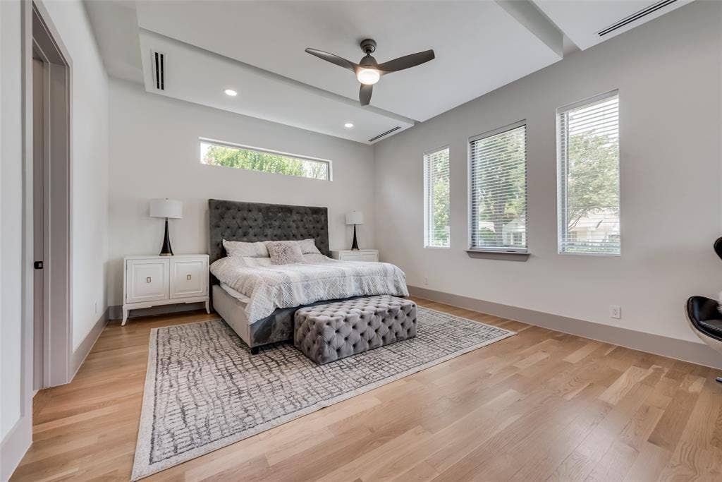 4528 W Amherst Avenue, Dallas, TX 75209