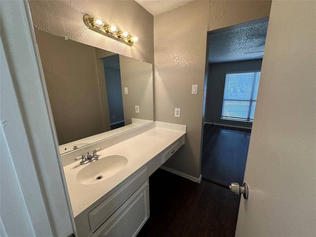 2119 Park Willow Lane, #B, Arlington, TX 76011