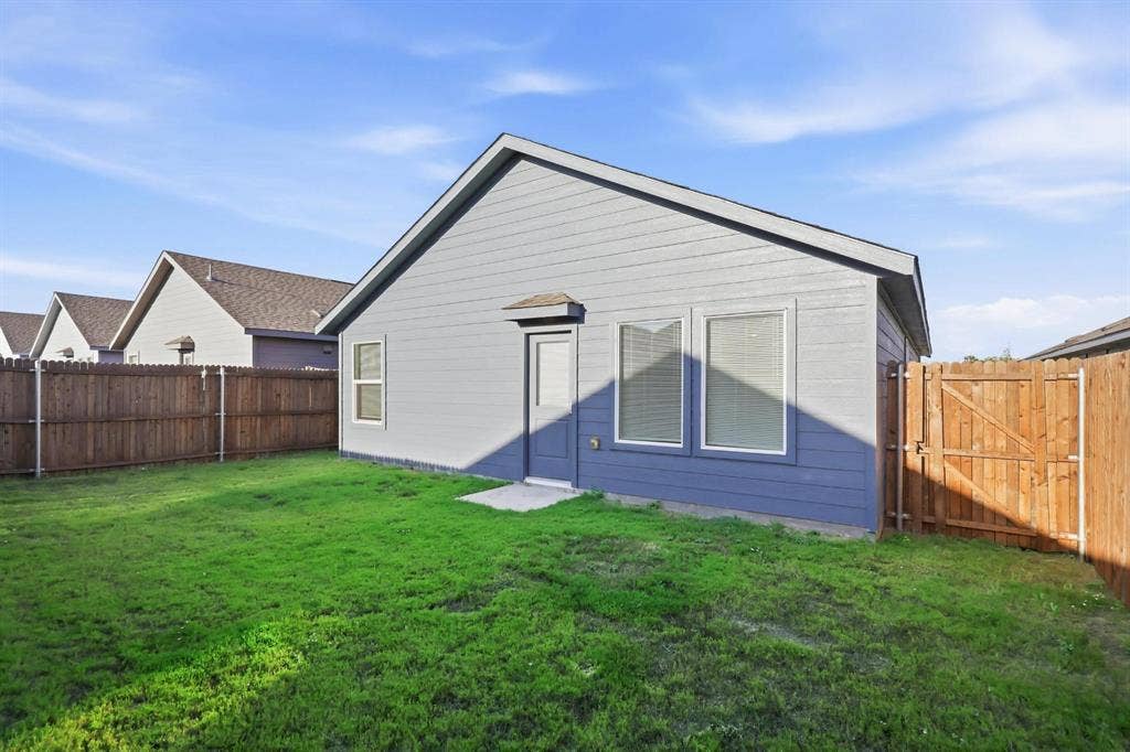 213 Poplar Place, Wilmer, TX 75172