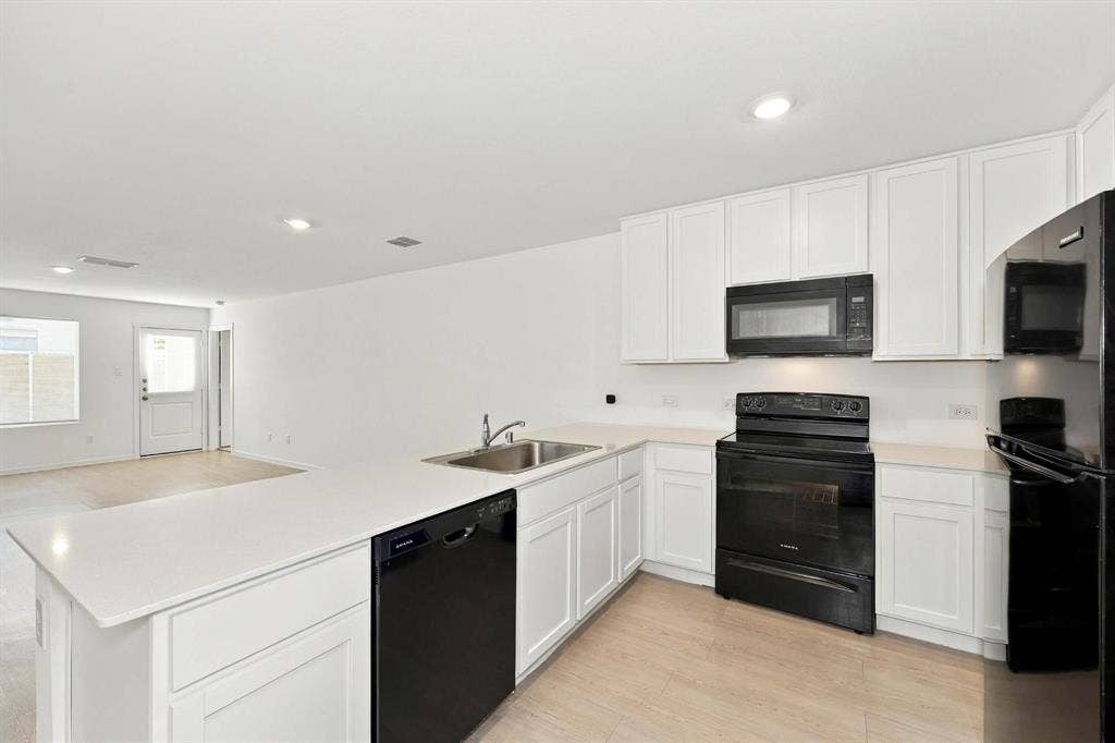 213 Poplar Place, Wilmer, TX 75172