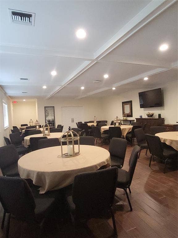 356 Warriner Street, Blanchard, LA 71107 960 square feet of Reception Area for meetings, meals or gathering.