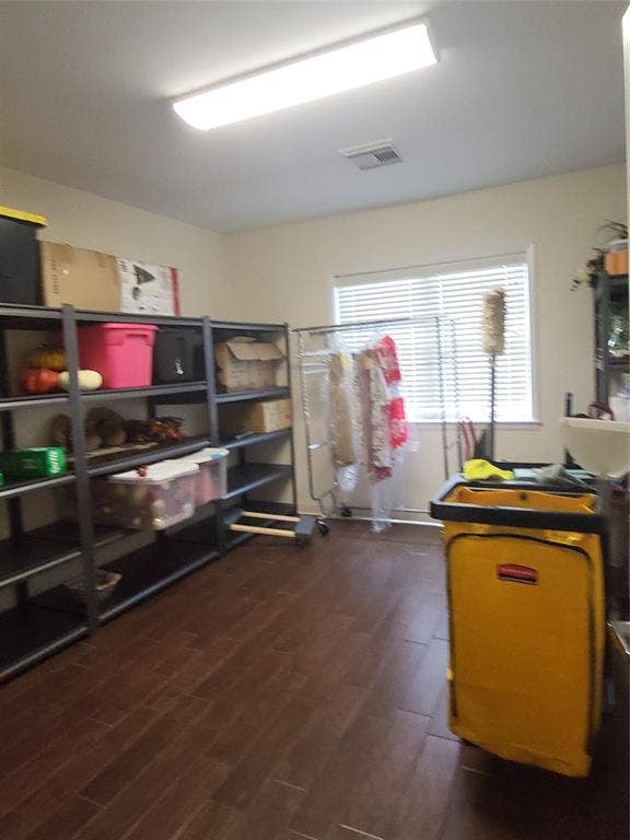 356 Warriner Street, Blanchard, LA 71107 Or another Office Area