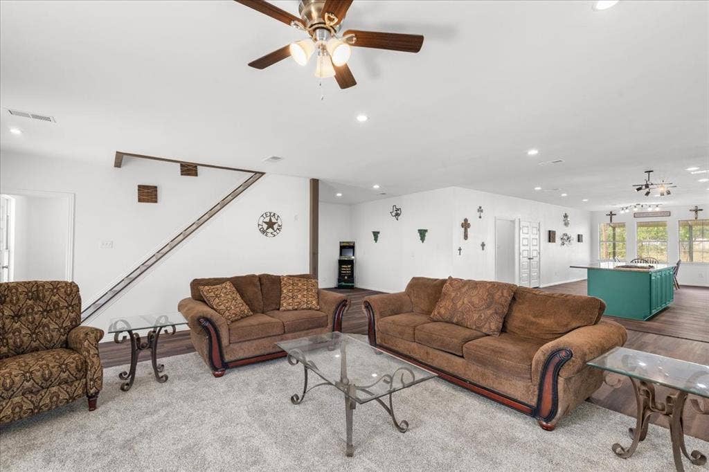 300 E 3rd Street, Blooming Grove, TX 76626