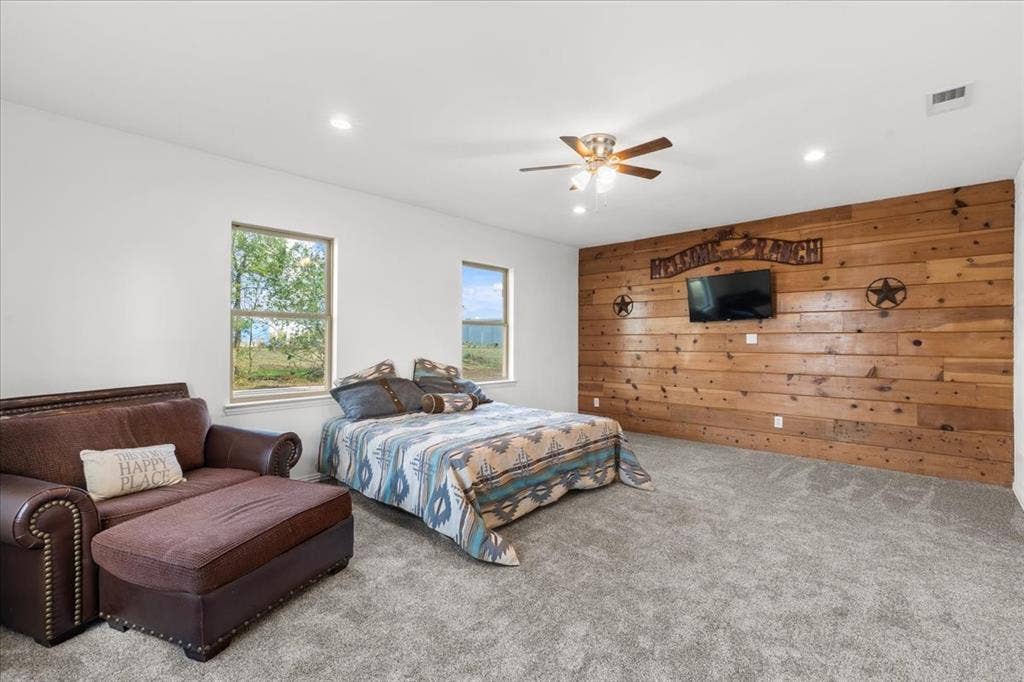 300 E 3rd Street, Blooming Grove, TX 76626