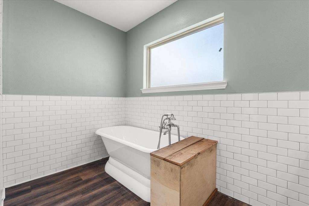 300 E 3rd Street, Blooming Grove, TX 76626