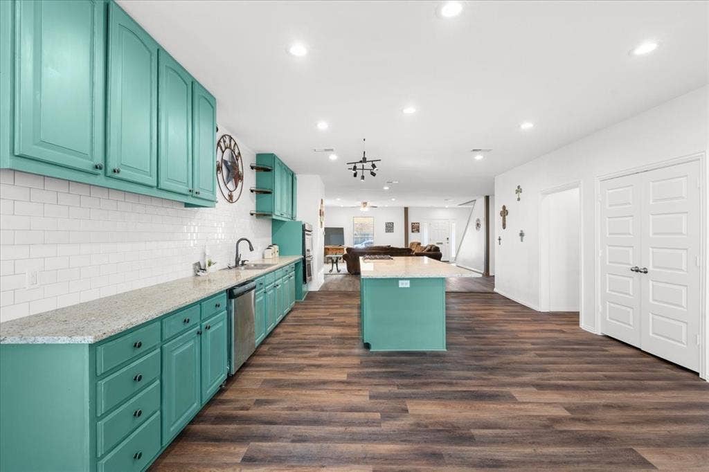 300 E 3rd Street, Blooming Grove, TX 76626