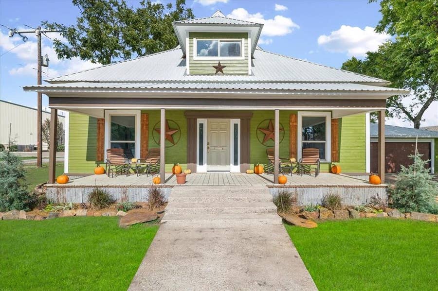 Property photo for 300 E 3rd Street, Blooming Grove, TX