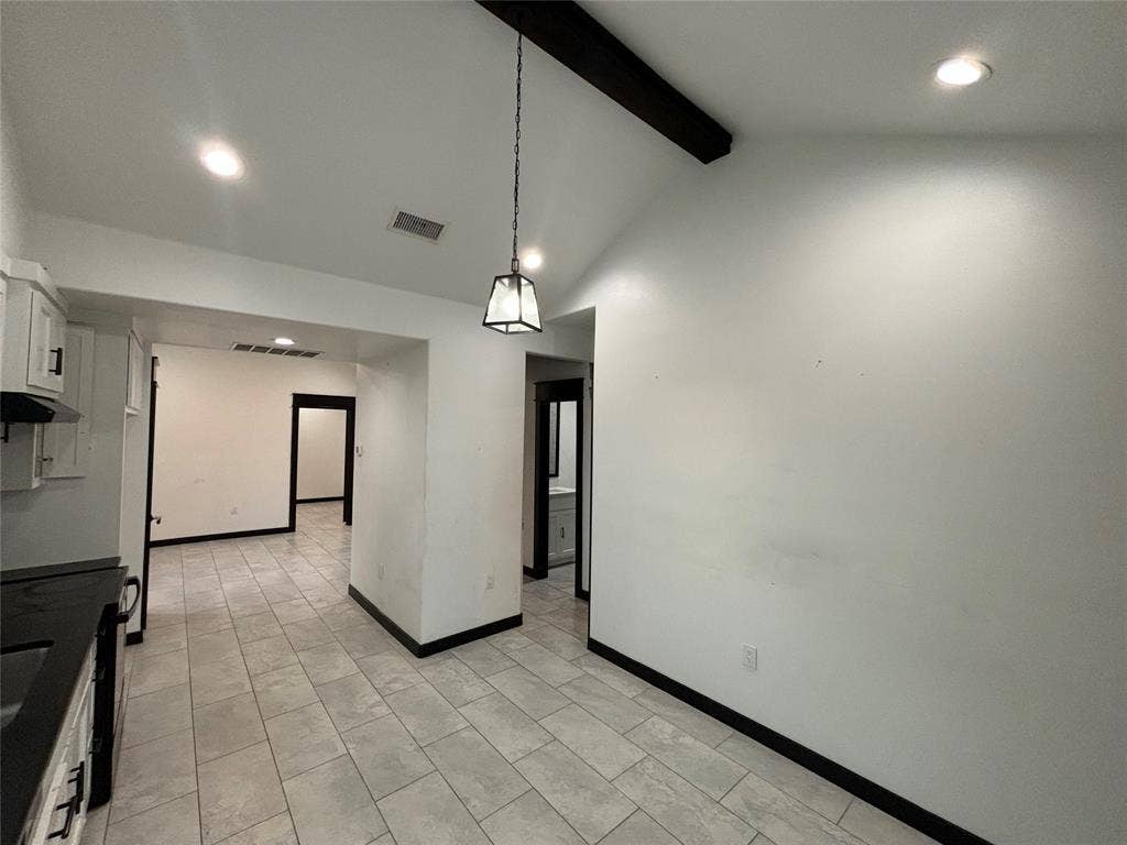 300 Avenue B, Ennis, TX 75119